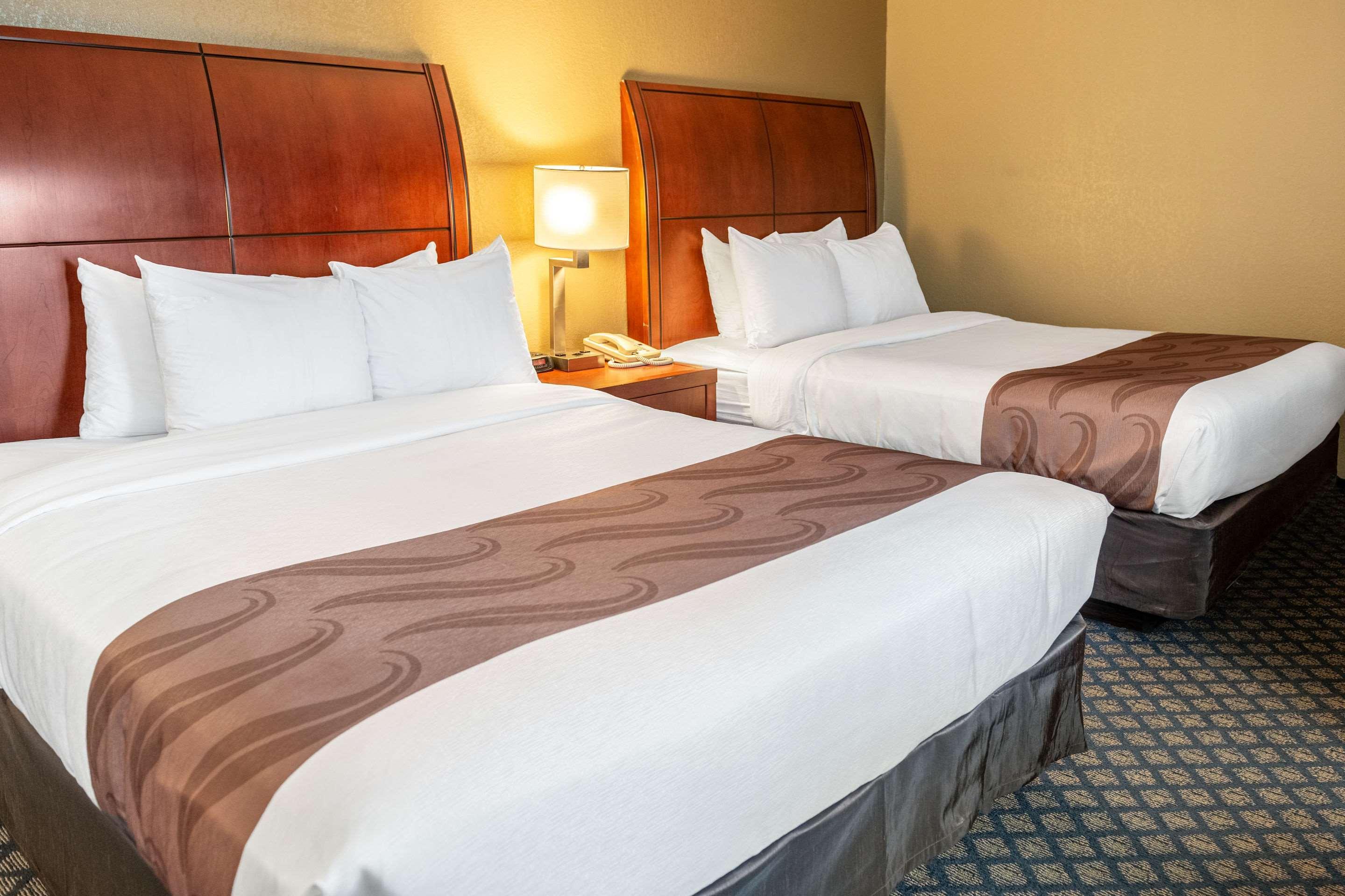 Quality Inn & Suites Seville Екстер'єр фото