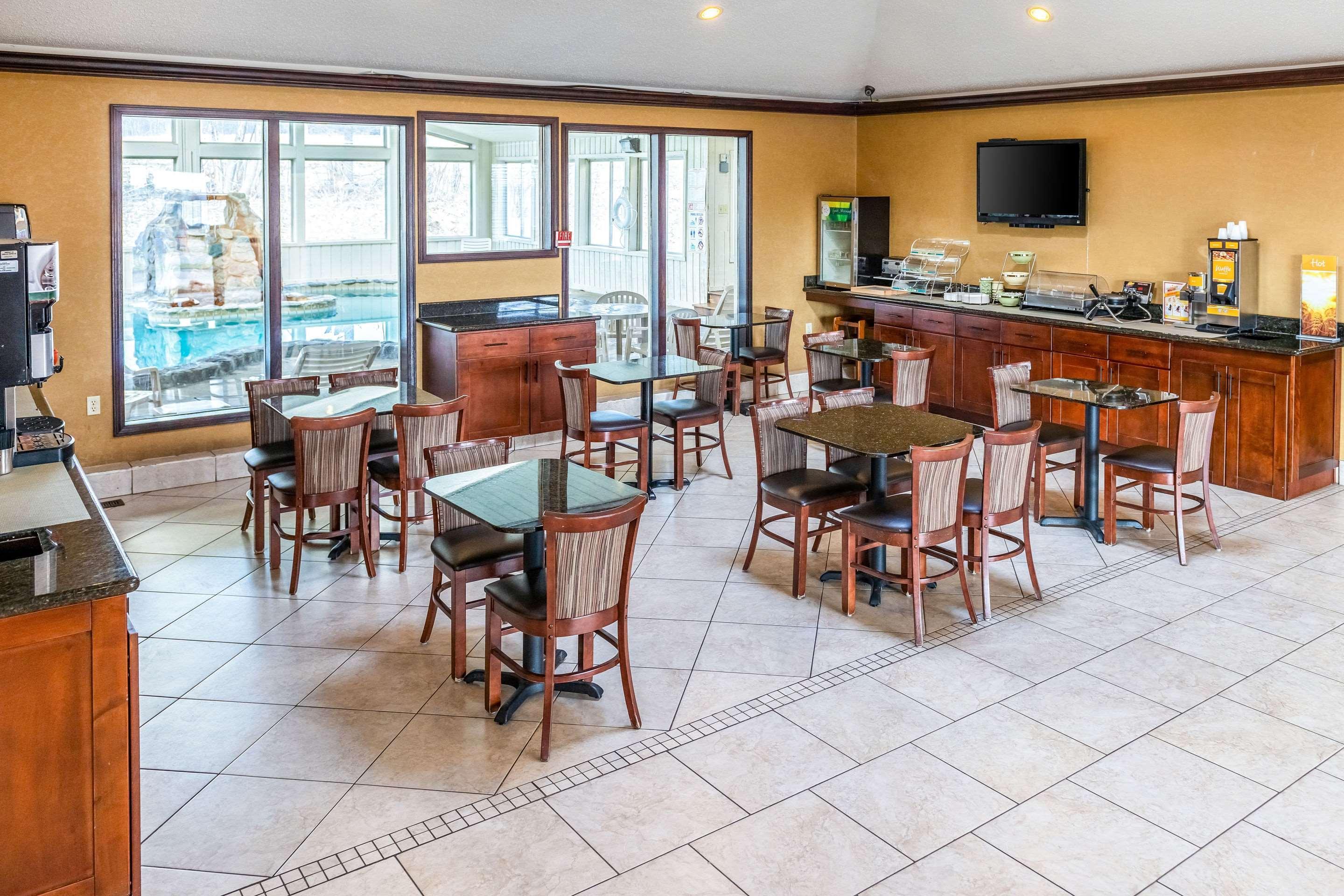 Quality Inn & Suites Seville Екстер'єр фото