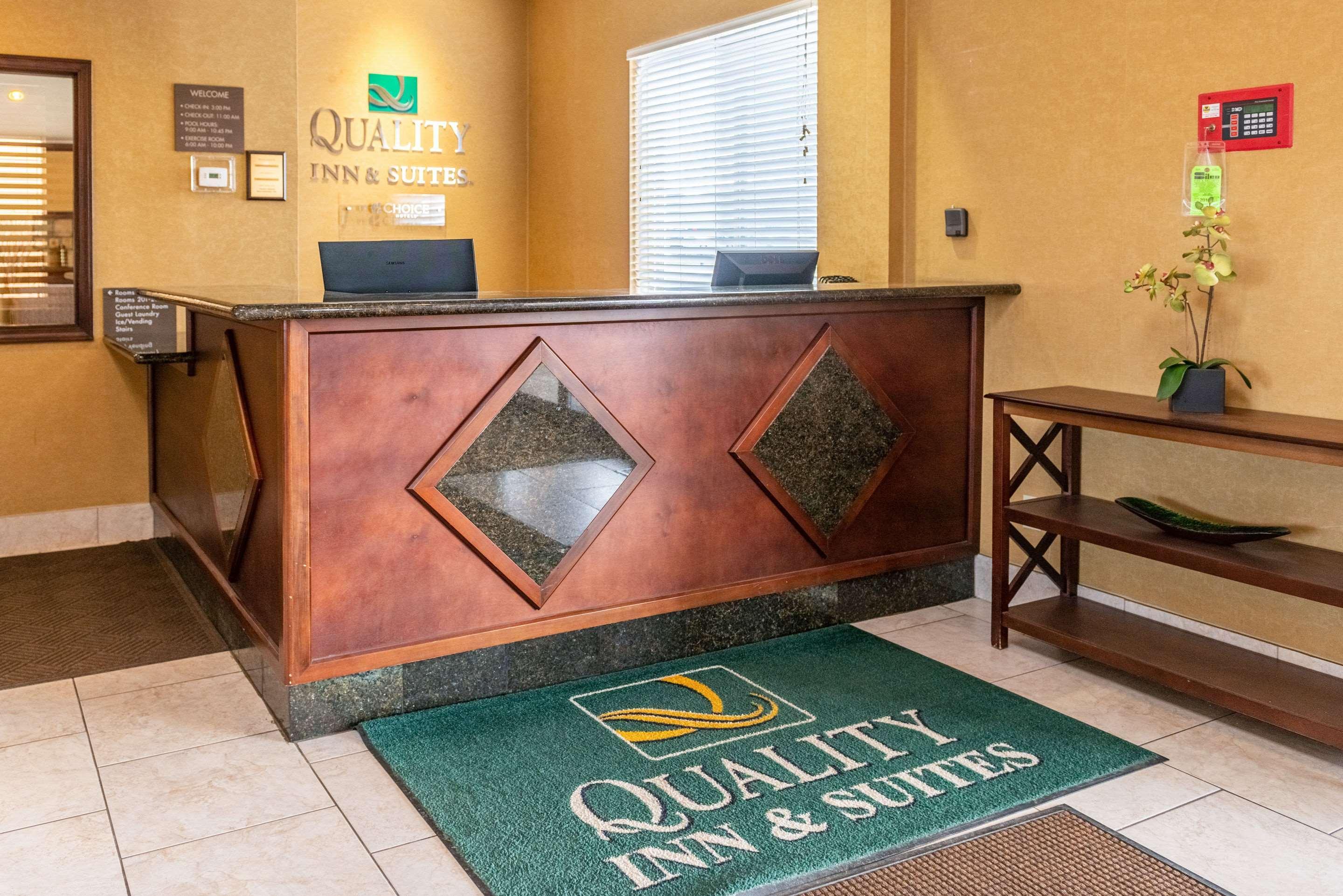 Quality Inn & Suites Seville Екстер'єр фото