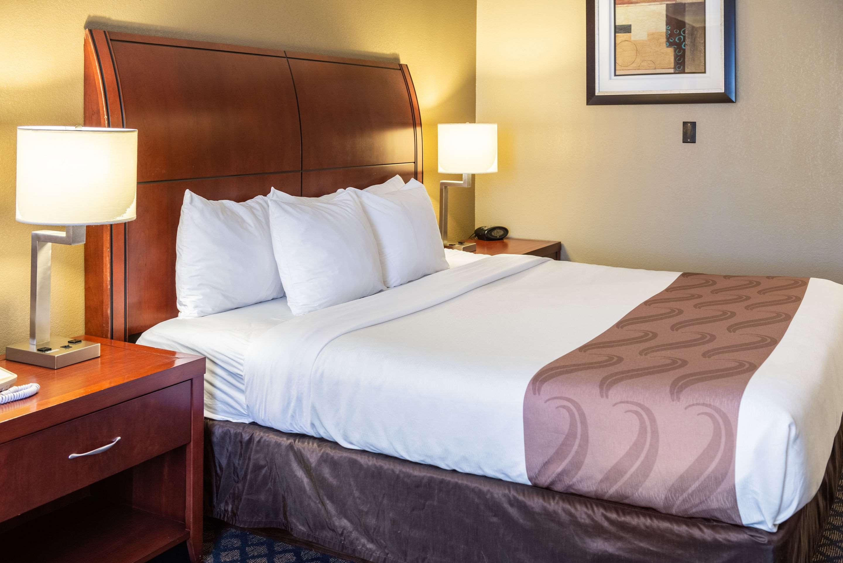 Quality Inn & Suites Seville Екстер'єр фото