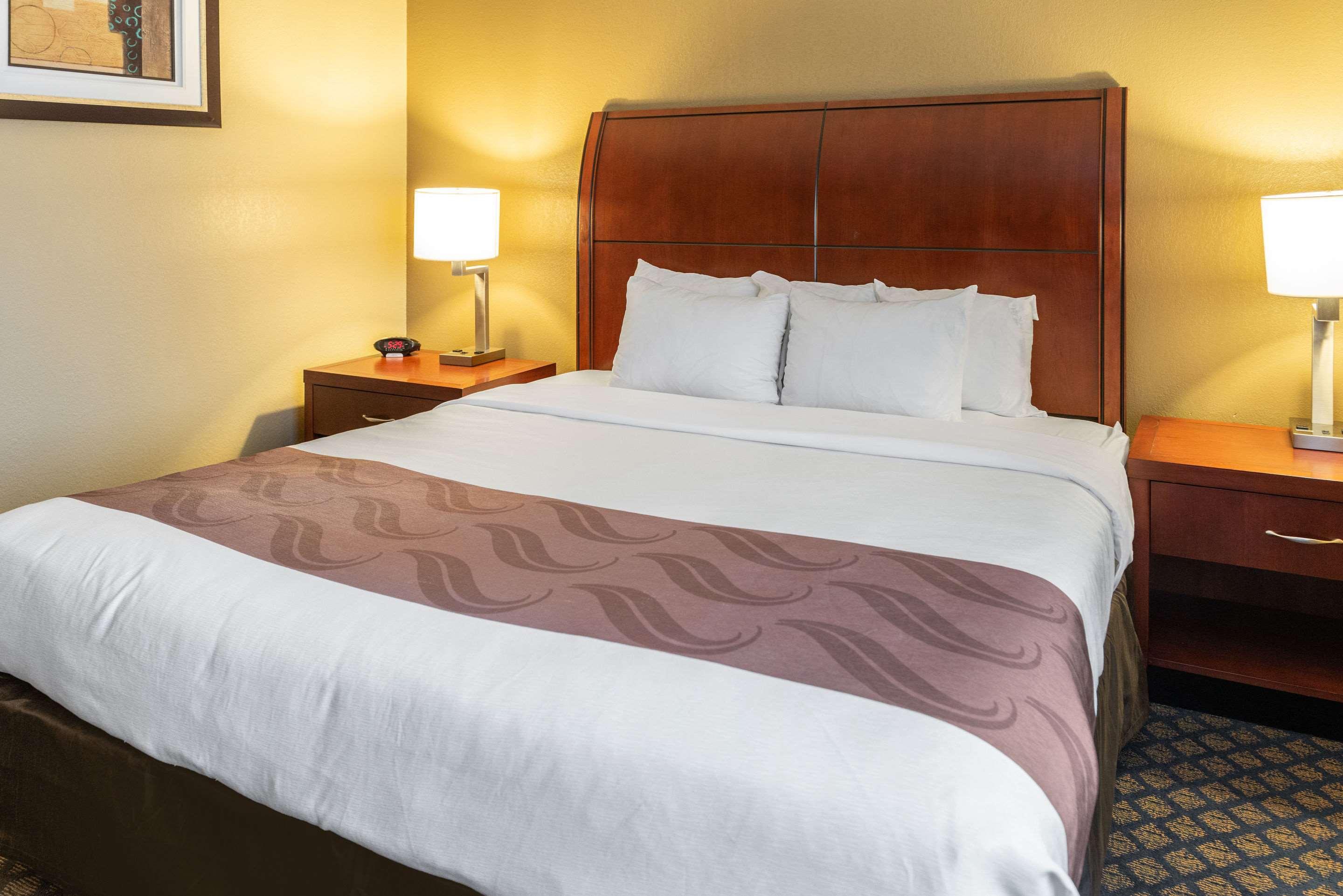 Quality Inn & Suites Seville Екстер'єр фото