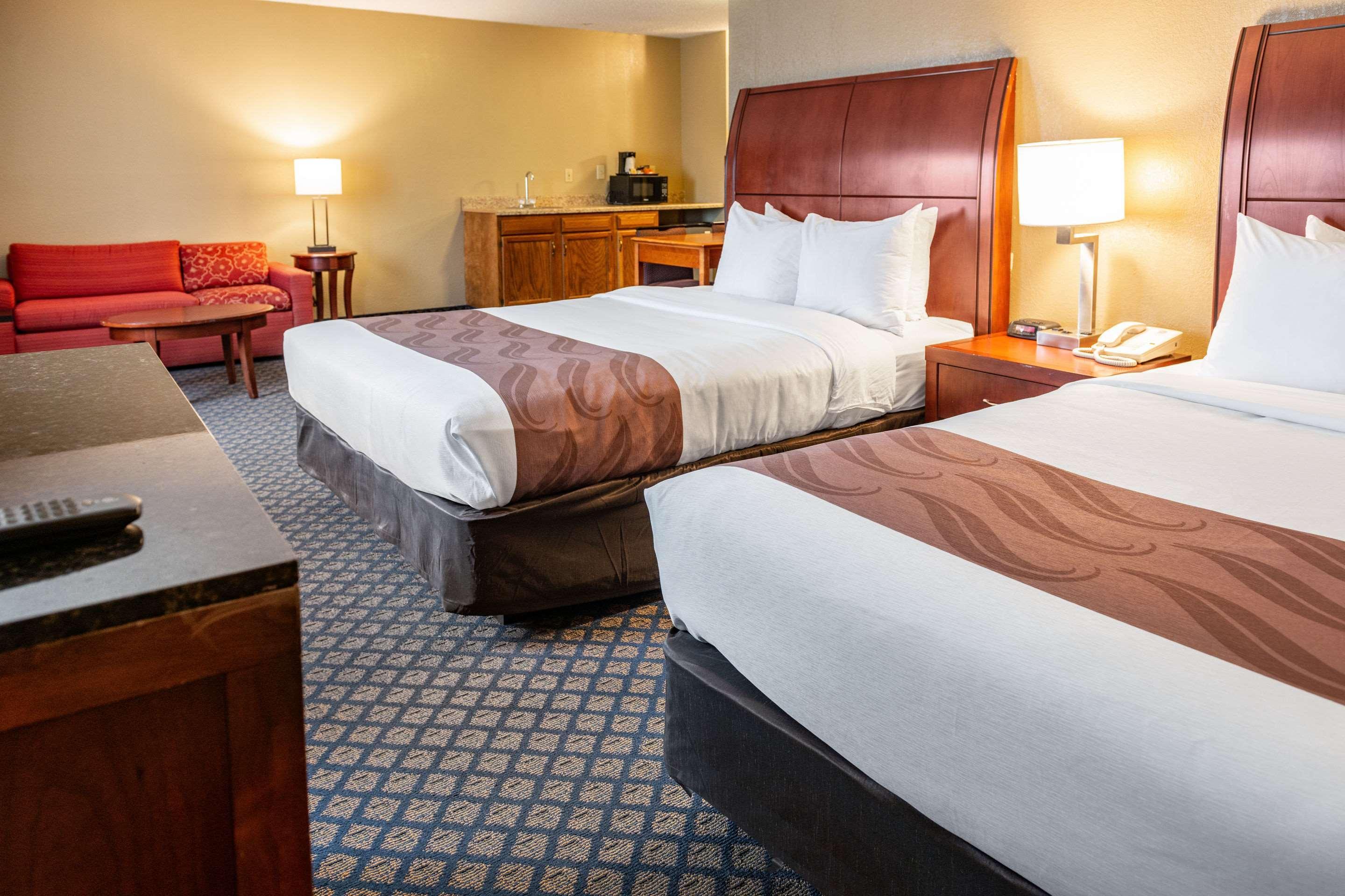 Quality Inn & Suites Seville Екстер'єр фото