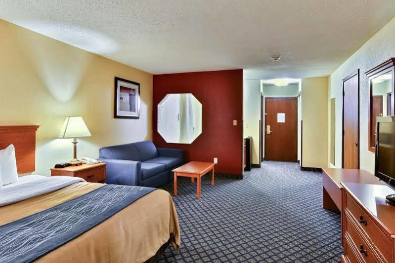 Quality Inn & Suites Seville Екстер'єр фото