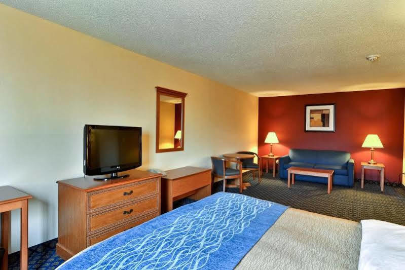 Quality Inn & Suites Seville Екстер'єр фото